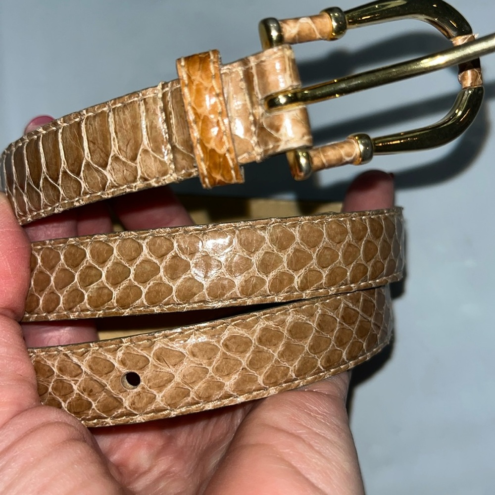Vintage thin TAN Snakeskin BELT FITS 24-28” S M, shiny golden buckle coquette